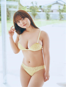 利刃出鞘下载-美女和男生一起努力的生猴子