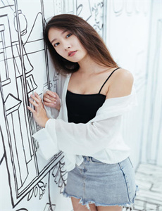 大b-撕开美女衣舔胸视频